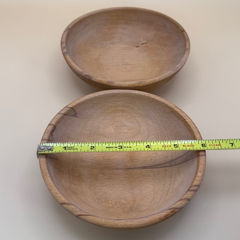 Set of Two Wooden Bowls Made In Japan - Picture 9 of 10